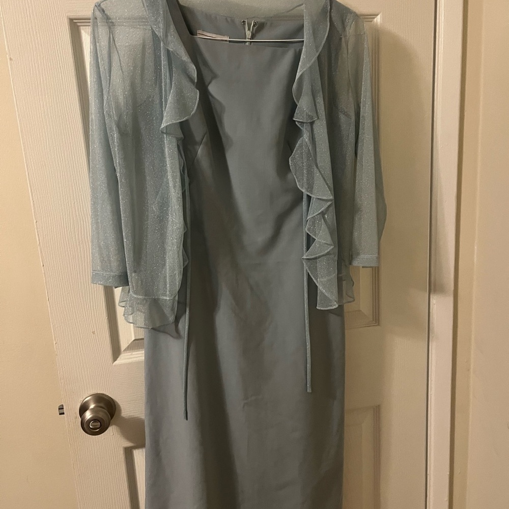 Gray Ruffled Sheath Midi Dress Scoop Neck 3/4 Sleeve
